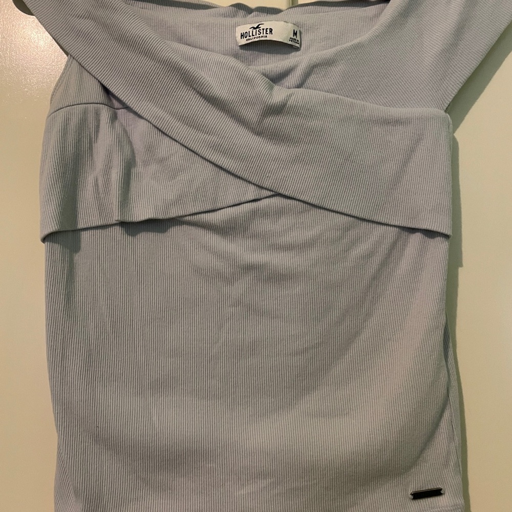 Hollister Women's Light Blue Off-Shoulder Top